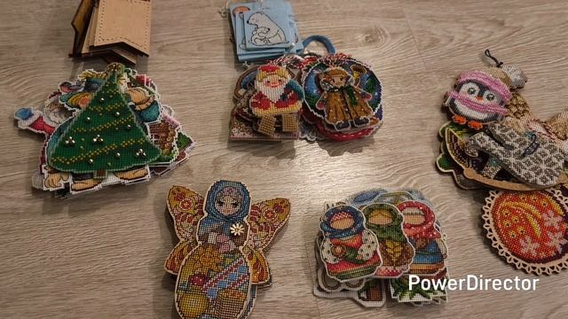 Разбираю коробку вышитых ирушек / обзор вышитых игрушек / вышивка крестиком / вышивка бисером смотреть онлайн