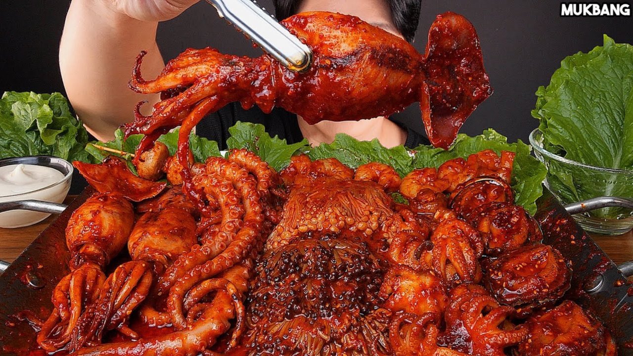 ASMR MUKBANG | SPICY SEAFOOD BOIL 🐙🦑 SQUID OCTOPUS  SHRIMP ABALONE MUSHROOM EATING 직접 만든 버섯 해물찜 먹방! смотреть онлайн