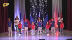 ВО ДВОРЦЕ ГОРНЯКОВ ПРОВЕЛИ ПАТРИОТИЧЕСКУЮ АКЦИЮ, ПОСВЯЩЕННУЮ ДНЮ ГОСУДАРСТВЕННОГО ФЛАГА