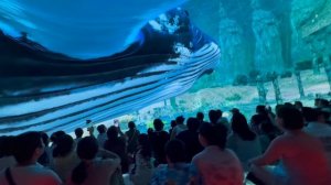 Алиса в комнате виртуальной реальности  подоводного мира🐠🐬🪼