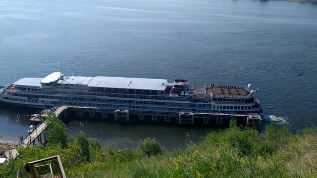 Прибытие теплохода Ростропович смотреть онлайн