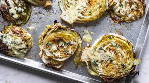 Стейки из капусты со сметанной смотреть онлайн