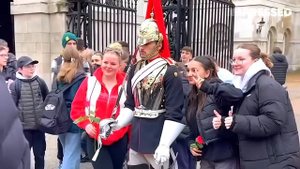 Когда королевская гвардия даёт отпор!