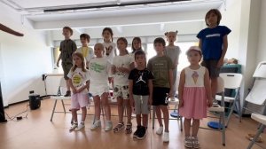 Занятие по вокалу в рамках летнего детского клуба