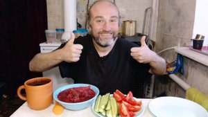 обед с Рыжулей борщ. еле уговорил поесть ряженку. мукбанг. обжор. еда на камеру. диета. шизофрения.