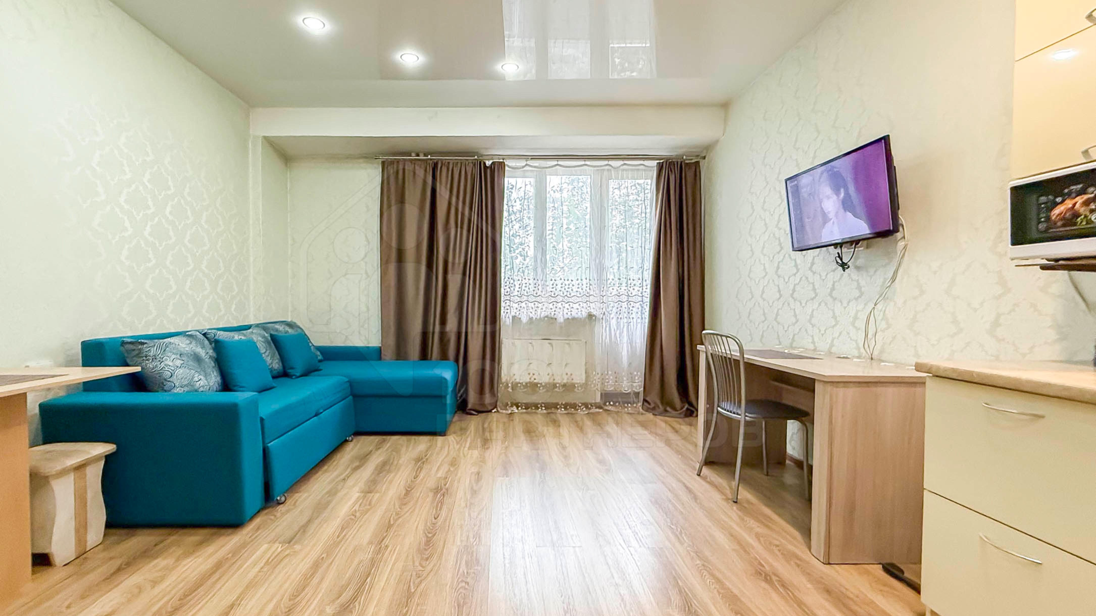 Рум-тур по студии в м-не Радужный, д.74 смотреть онлайн