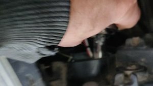 HYUNDAI SOLARIS 2011- Замена лампочки ближнего и дальнего света