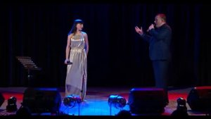 Альберт Комаров &Алена Баженова- Уходи - уходи