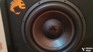 Очень мощный, активный Сабвуфер DL Audio Piranha 15A Black V.2 от которого флексит машина.