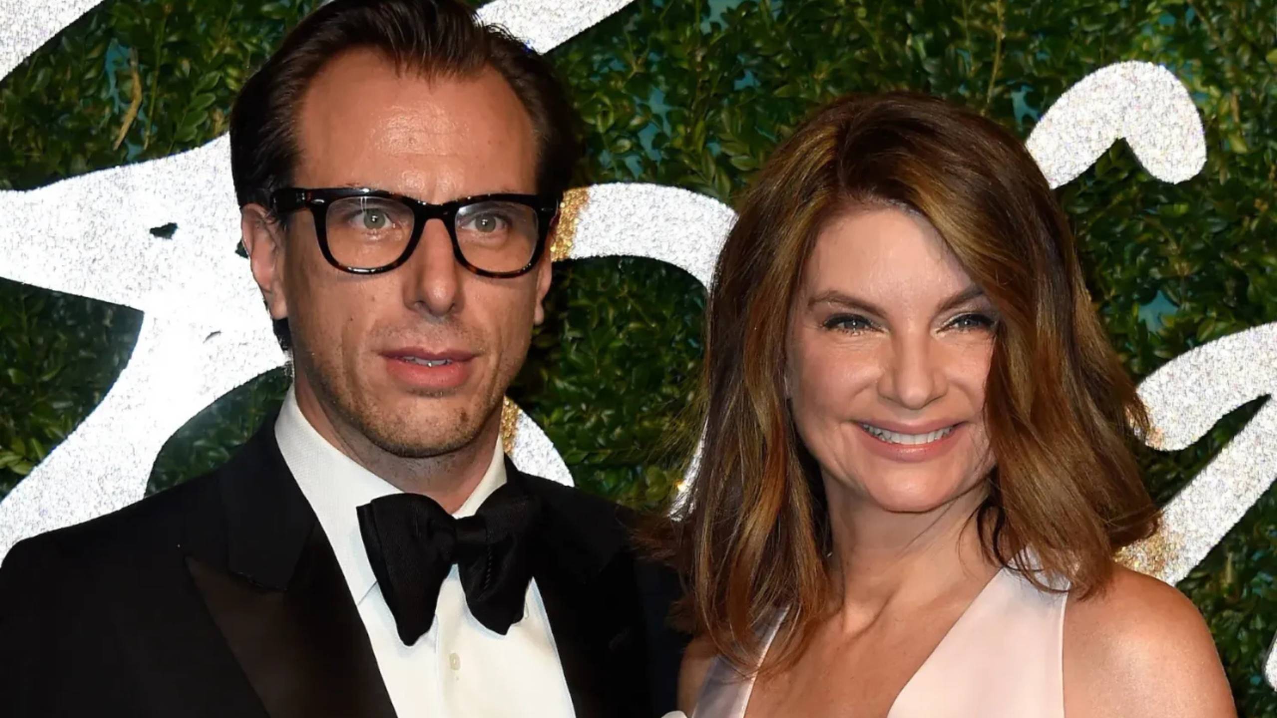 Скандал года в моде: миллионерша подала в суд на бойфренда за измены с эскортом! смотреть онлайн