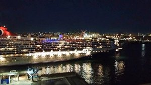 лайнер уходит в ночь