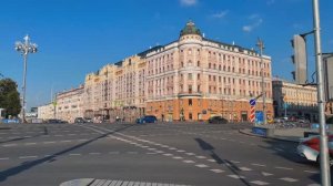 Лето в Москве ☀️ Музыка, прохожие и настроение — прогулка по улицам столицы в яркий день 2025