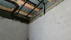 Прокладка инженерных коммуникаций в армопоясе