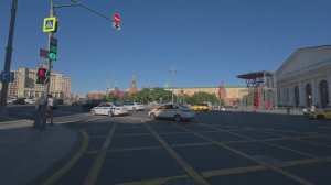 Жаркое лето в Москве 2025 - очаровательные девушки, атмосфера города и прогулка по красивым улицам