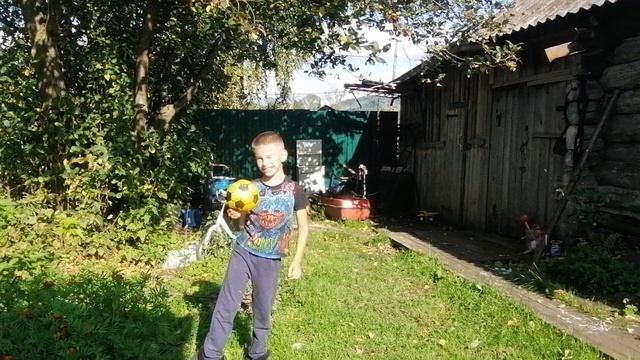 Сегодня на день рождения к твоему брату пришёл тралалэло тралалэлотралала.🥳🥳🥳