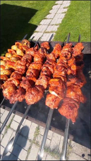 Готовим на мангале! #shorts #шашлики #мангал смотреть онлайн