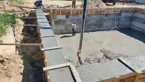 Заливка полов по грунту в подвале и армопояса