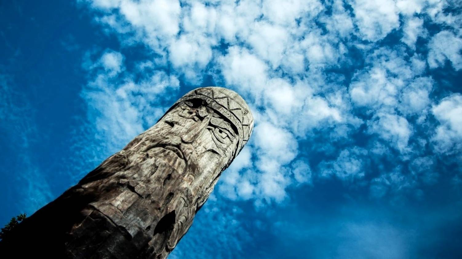 Славянские руны: Перун и Дажьбог