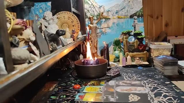 Расклад-чистка 7 чакры. Кто вам перекрывает связь с ВС и ангелом-хранителем.