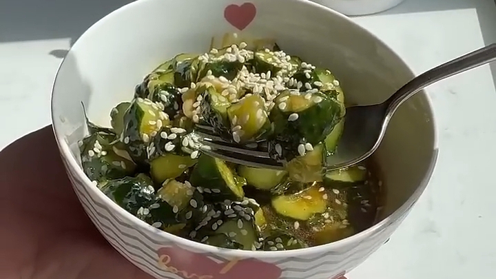 Битые огурцы...🥒😋 Рецепт в описании ✍️