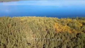 Парусная яхта на озере Тургояк