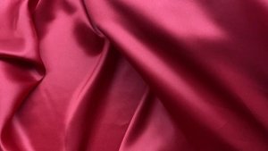 Шёлк  малинового цвета 46768