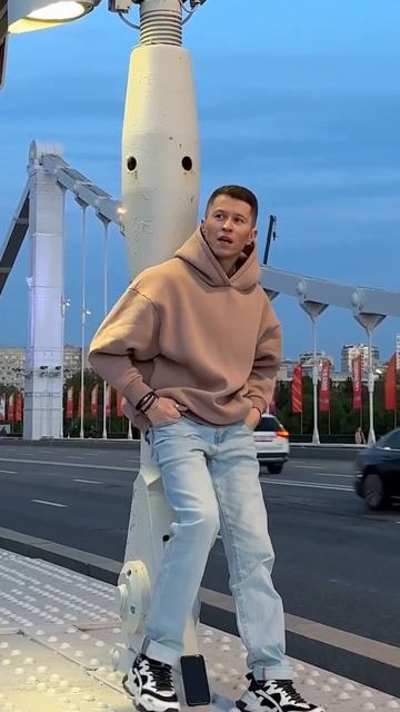 А вы уже послушали мой новый трек «В лифте»_