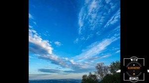 The sky unfolds in shades of blue (alb. Electric Velocity 2023)