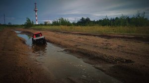 Грузовой RC тяжеловес в движении Crossrc Bison EMO XL 1/8 6x6