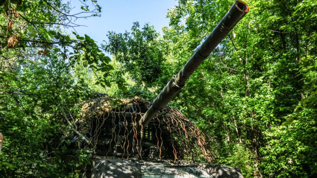 Танки Т-72Б3М сравняли с землей укрытие ВСУ. Лучшее видео из зоны СВО