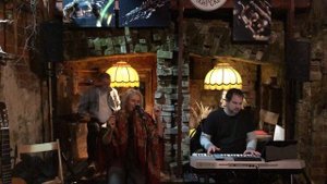 Музыка твоего голоса - песня Катики. Концерт ВК бэнд во дворике у Оша