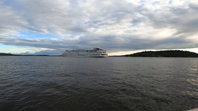 Теплоходы отходят