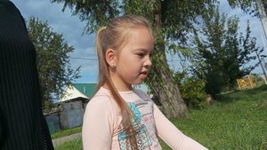 Будни нашей семьи.В поисках бантика.Учим стих на линейку.