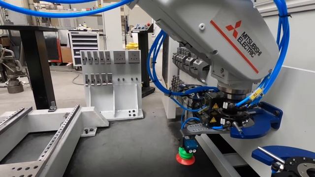 Демонстрация роботизированного пресса