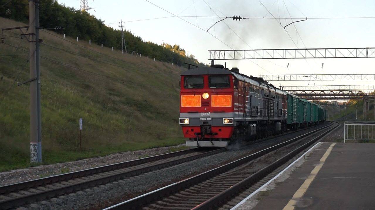 Тепловоз 2ТЭ10М-3390 на подъёме. Звук 5Д49. смотреть онлайн