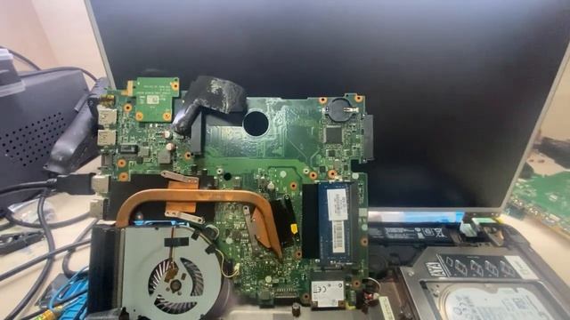 Ремонта ноутбука Asus X751LN после неудачной попытки самостоятельной чистки. смотреть онлайн