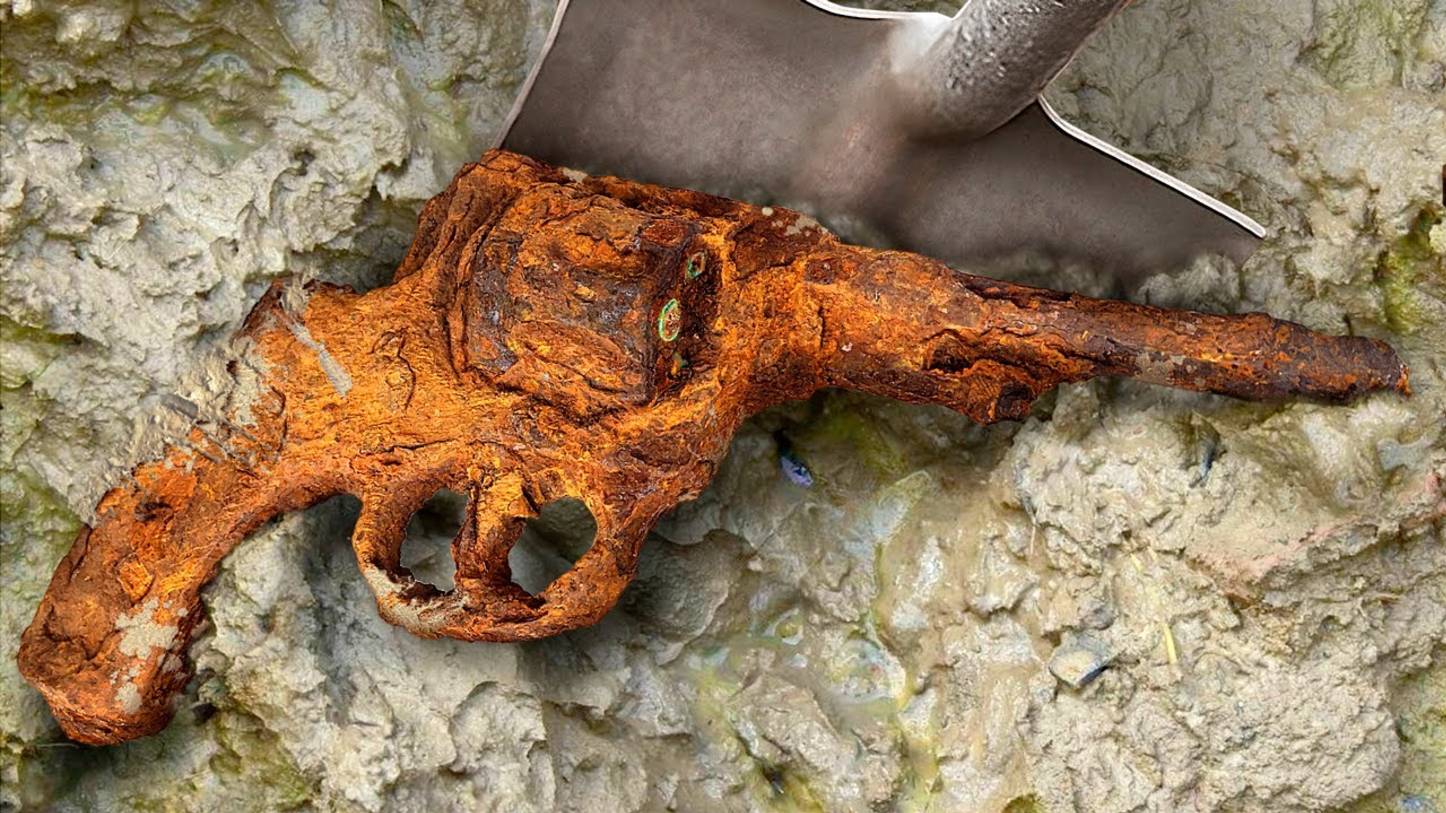 🔫Раритетный Наган 1898 года — ШОК! Что оказалось внутри старого револьвера?!😱 смотреть онлайн