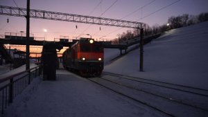 Электровоз ЭП1-145 и закат.