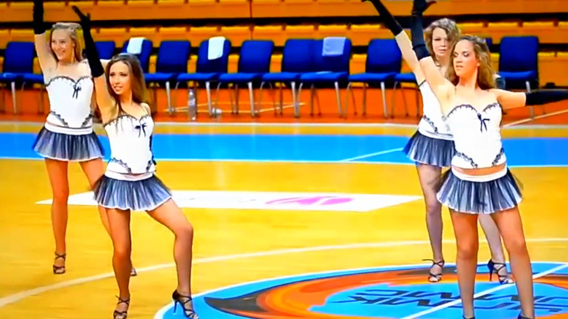 Группа поддержки УГМК смотреть онлайн