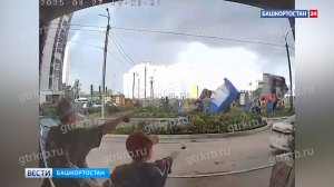 Появилось видео момента падения батута с детьми в Уфе