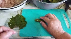 Одно блюдо два названия. Голубцы это свекольный лист, долма это виноградный лист