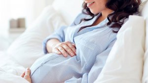 Московские врачи помогли беременной женщине с редким иммунным заболеванием родить здорового ребенка