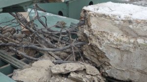 Переработка железобетонной сваи в машине МПР-1500