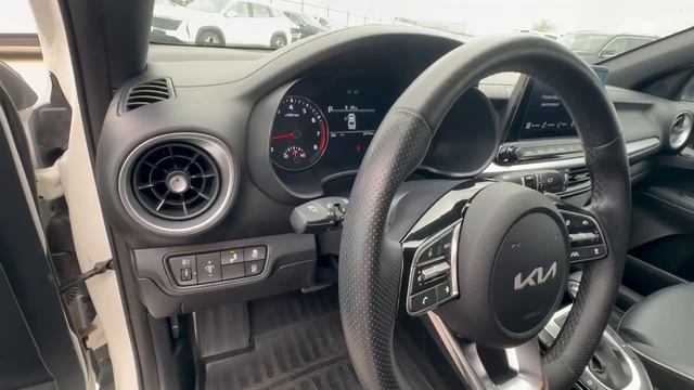Kia Cerato IV, 2022 смотреть онлайн