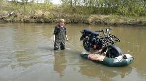 Мотоцикл Скаут 2 на воде.