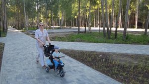 Глава Нижневартовска Дмитрий Кощенко оценил ход работ на объектах благоустройства