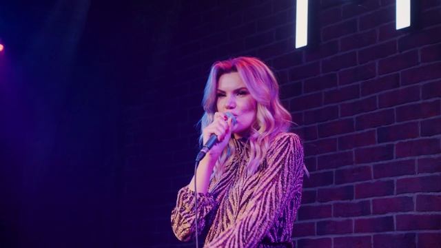 Инна Литвин - Первая любовь (live)