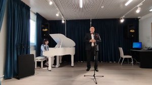 Нiч яка мiсячна. (Н. Лысенко, М. Старицкий). Исполняет Сергей Ольховый.  За роялем Татьяна Уваркова.