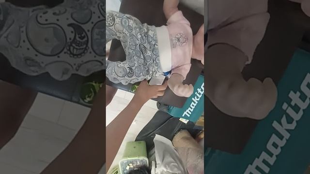 Влог Лиам скинул Адельку с кровати!!Поехали в больницу