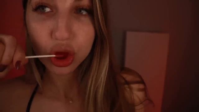 Frivolousfox ASMR АСМР сосёт леденец смотреть онлайн